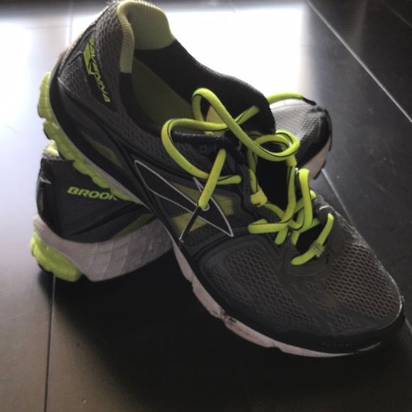 brooks cross trainers